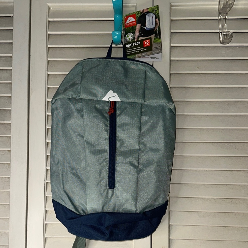 Ozark Trail 10L Daypack, Light Green, Embossed Fabric for Adults or Kids 🎒